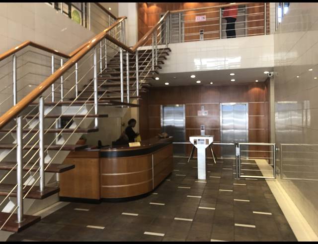 133M² OFFICE TO LET IN SEA POINT